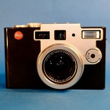 Leica Digilux 1 Pre Production Digital With Battery & Charger Sample 114.