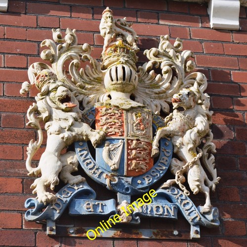 Photo 6x4 coat arms on - photo,