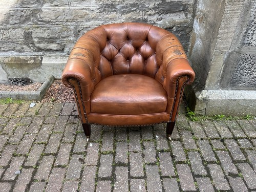Vintage leather tub - a,