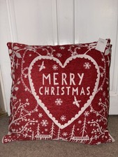 BNWT MARKS & SPENCER RED / WHITE CHRISTMAS SQUARE CUSHION RRP £40.00