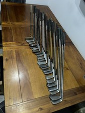 Joblot of 23 golf clubs -