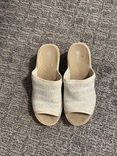 Bzees women cream slide - women's,