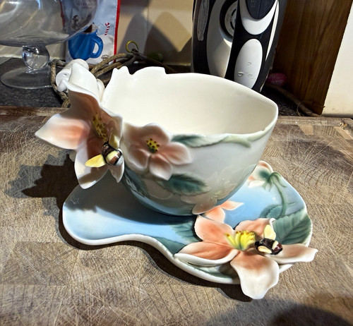 Franz bee porcelain cup - porcelain,
