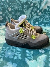 Size 7 - Jordan 4 Retro SE Mid