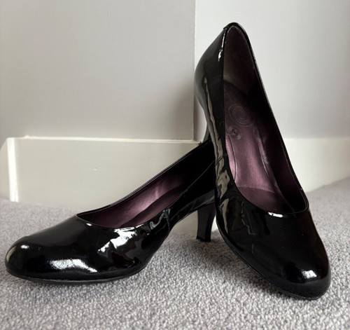 Clarks cushion soft black