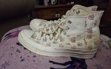 Flowered White / Cream