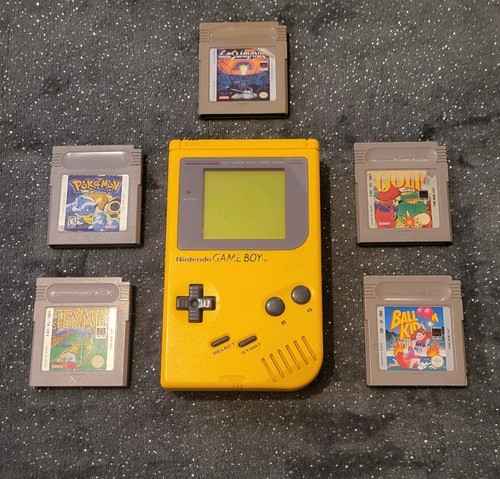 Game boy yellow - yellow, handheld