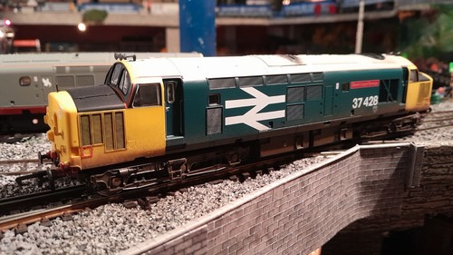 Class the b r large - class, 37