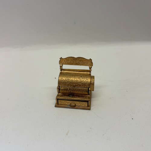 Scale dolls house - 1:12,
