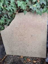 Marshalls Saxon Textured Buff Paving Slab 600 x 600 x 35 mm - Corner Broken