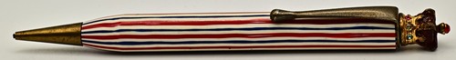 Red white blue queen - &,