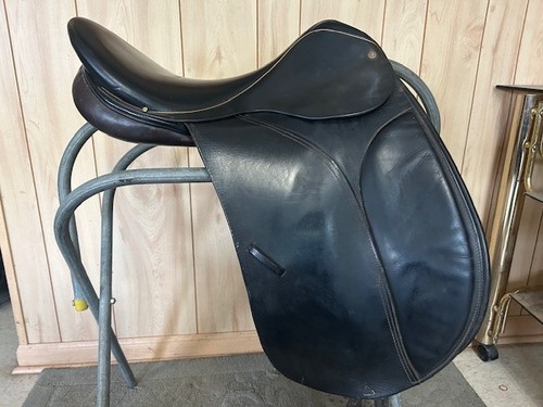 Crosby dressage saddle - crosby,