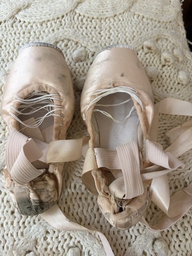 Used dead ballerina - , pointe