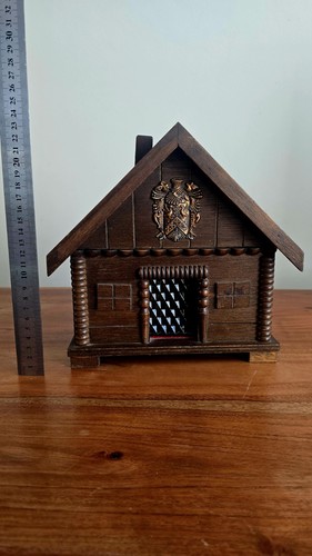 Vintage wooden chalet - wooden,
