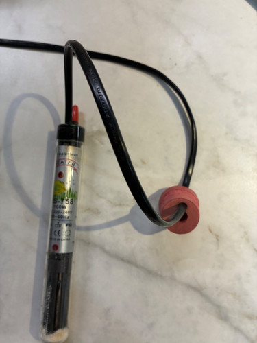 Submersible aquarium heater