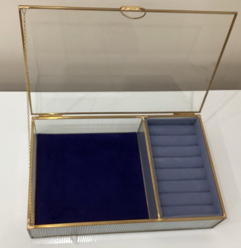 Jewellery gold box - gold,