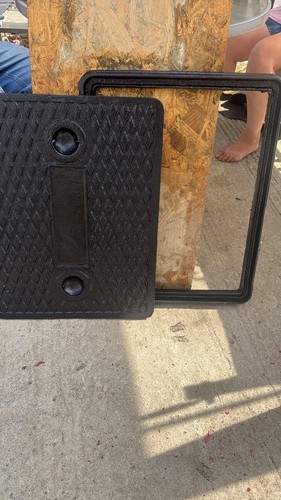 Cast iron manhole - ,