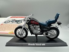 HONDA Steed 600 MEGA BIKES Models Hachette 1:18 Scale plus Stand & Info Sheet