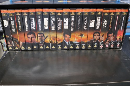 The james bond 007 collection - james,