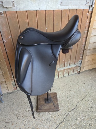 Thorowgood dressage saddle - thorowgood,