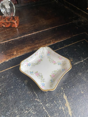 Pretty coalport bone china - bone, pin