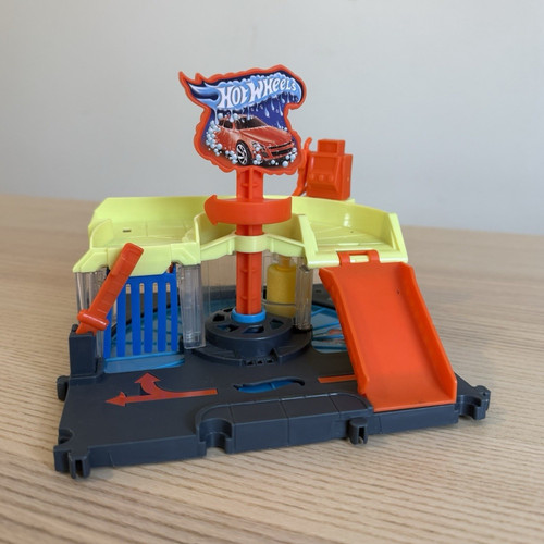 Hot wheels city downtown - hot,