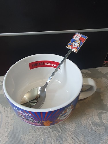 Kellogg frosties cereal bowl - cereal,