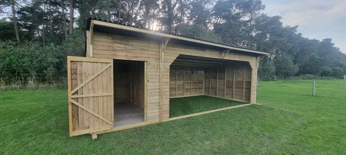 Horse shelter and tack room - shelter,