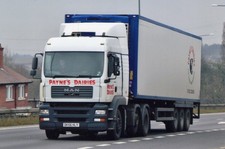 COL PHOTO: PAYNES DAIRIES MAN ARTIC FRIDGE TRAILER - DK56 HLY