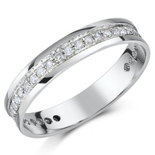 18ct White Gold Diamond Ring