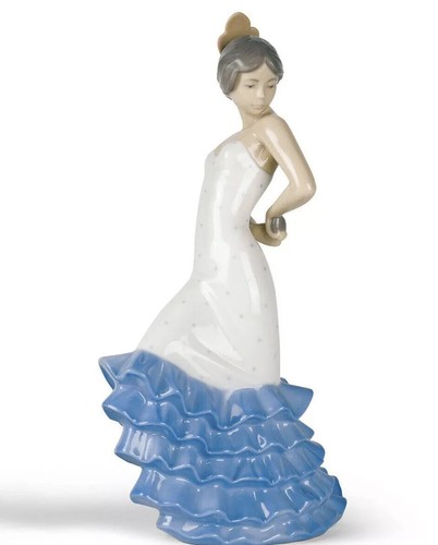 Lladro nao flamenco dancer - lladro,