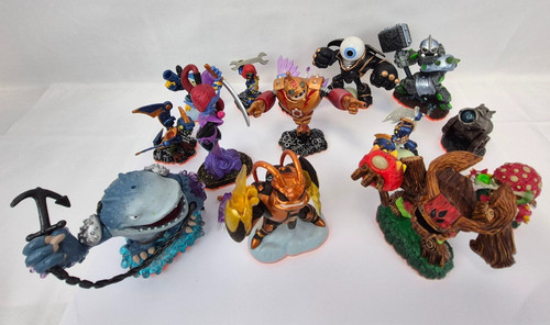 Skylanders giants toy lot - skylanders,
