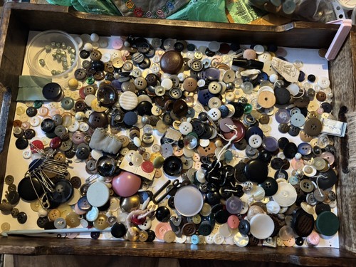 Approx 670g vintage buttons - vintage,