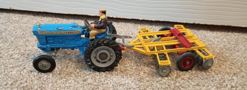 Corgi farm ford super - ford,