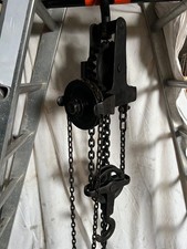 Vintage Antique 1 Ton Lift