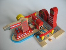 SEA FIRE STATION FOR WOODEN TRAIN RAILWAY TRACK ( Fits Brio Thomas ) ~ NEW