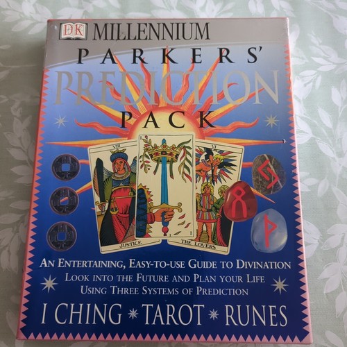 Tarot cards ching - i, runes