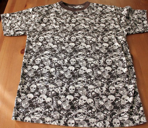 Kids skulls tshirt medium - kids,