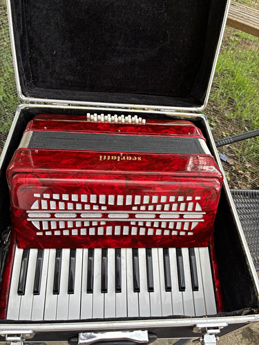 Scandalli red small piano - scandalli,