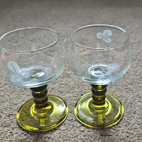 Pair vintage style wine - pair,