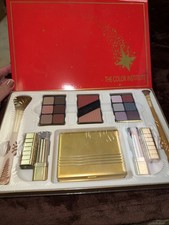 The Color Institute Compact