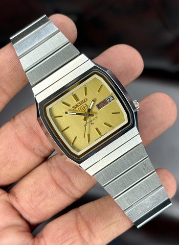 Square seiko automatic cal - square, 5