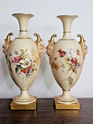 Royal worcester pedestal - royal,