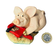 Ornament Pig Piggin Housework