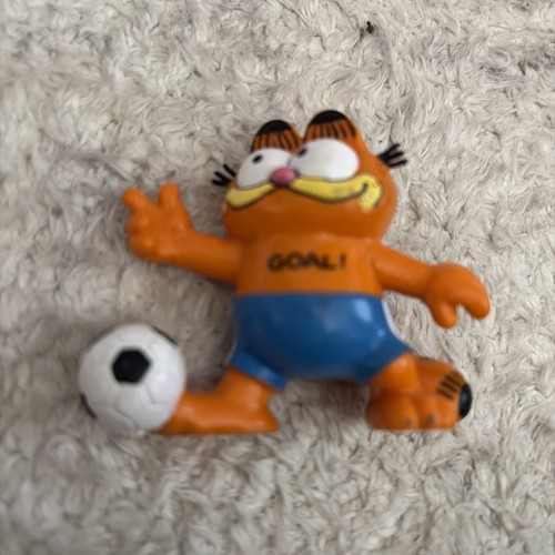 Garfield football figure - ,