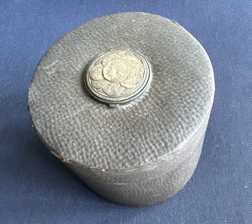 Antique leather collar box - collar,