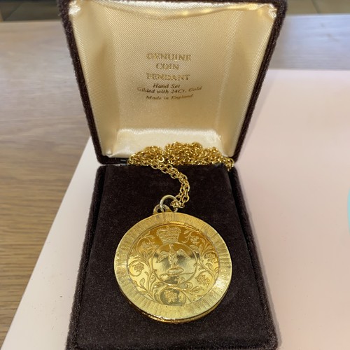 1977 queen elizabeth 22ct - elizabeth,