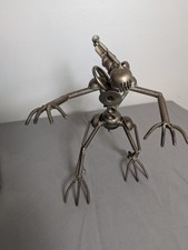 ALIEN METAL 10 " INCH ART
