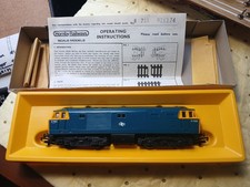 Hornby R758 Class 35 Hymek Diesel Hydraulic D7063 in BR blue Loco Superb