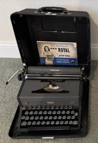 Vintage 1940 royal - 1940's?, ~